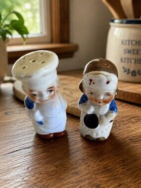 Vintage Made in Japan Husband & Wife Baker Chef Salt & Pepper Shakers Ceramic